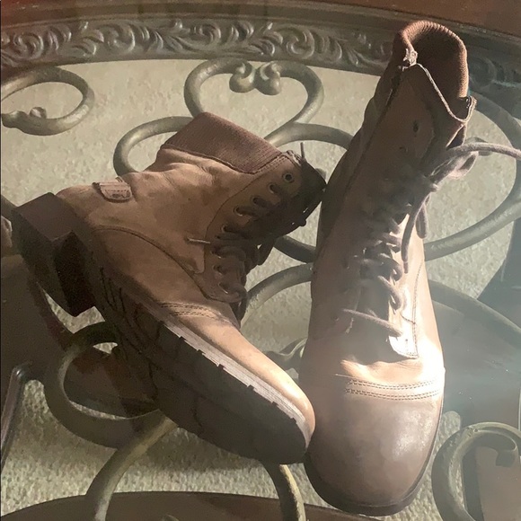 ❄️WINTER SALE PRICE $20❄️ Brown Leather Combat Boots - Picture 2 of 4
